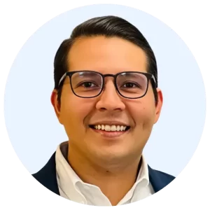 Dr. Adrián Flores